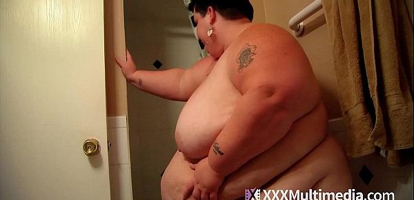  Huge SSBBW Gets Stuck in a Tiny Shower